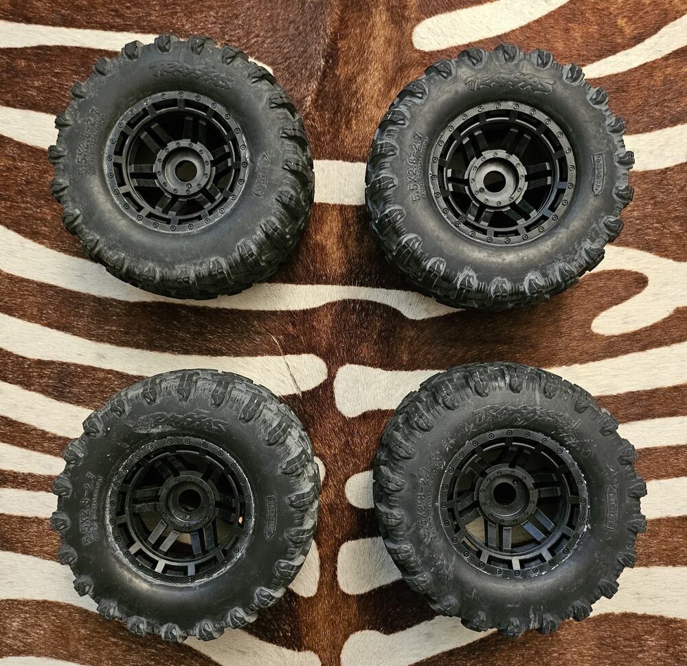Traxxas Maxx Mounted Sledgehammer Tires & Black Wheels 8973 Set Of Four Tires